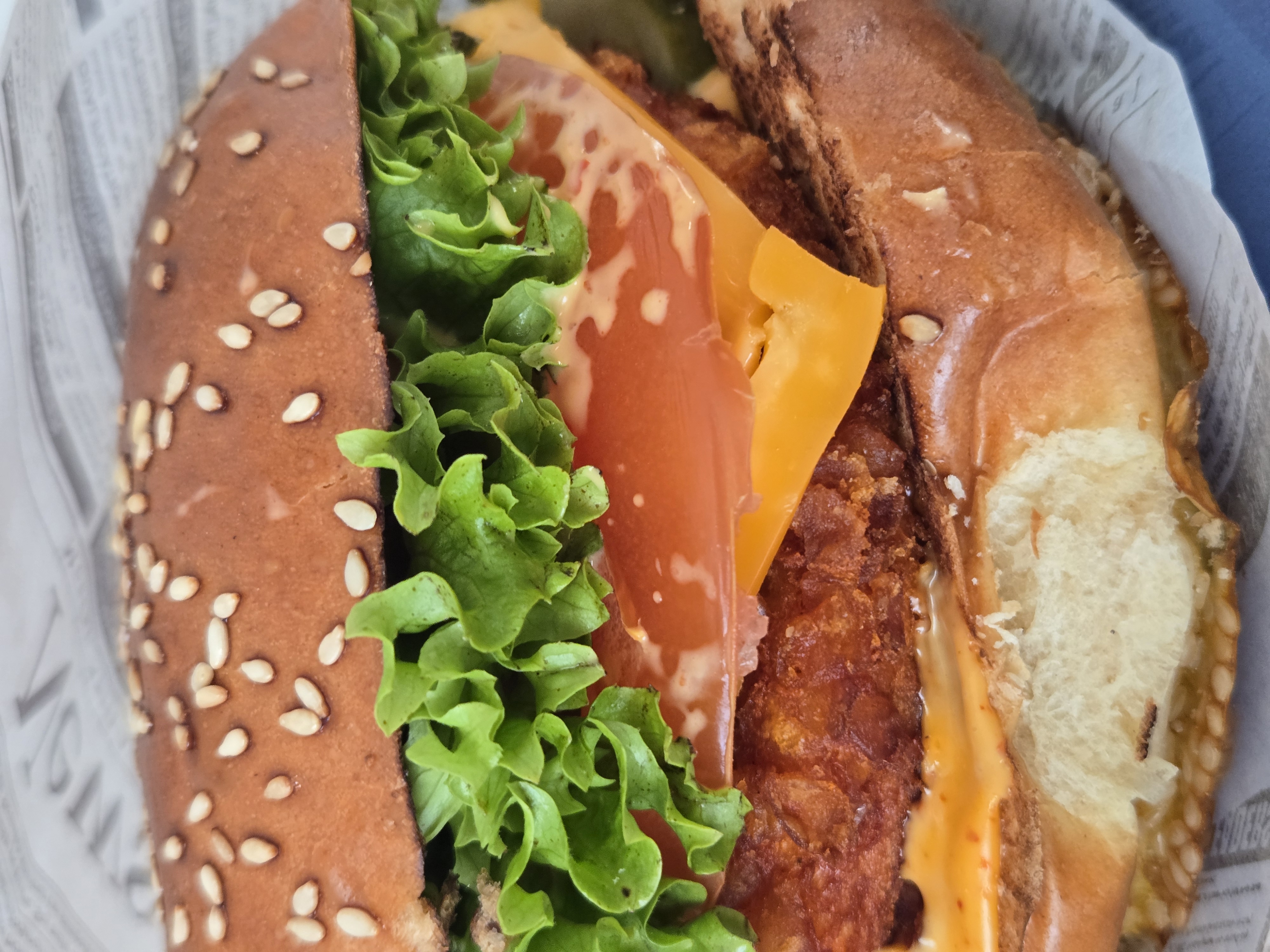 Burger Lieferung im echten Lieferzustand